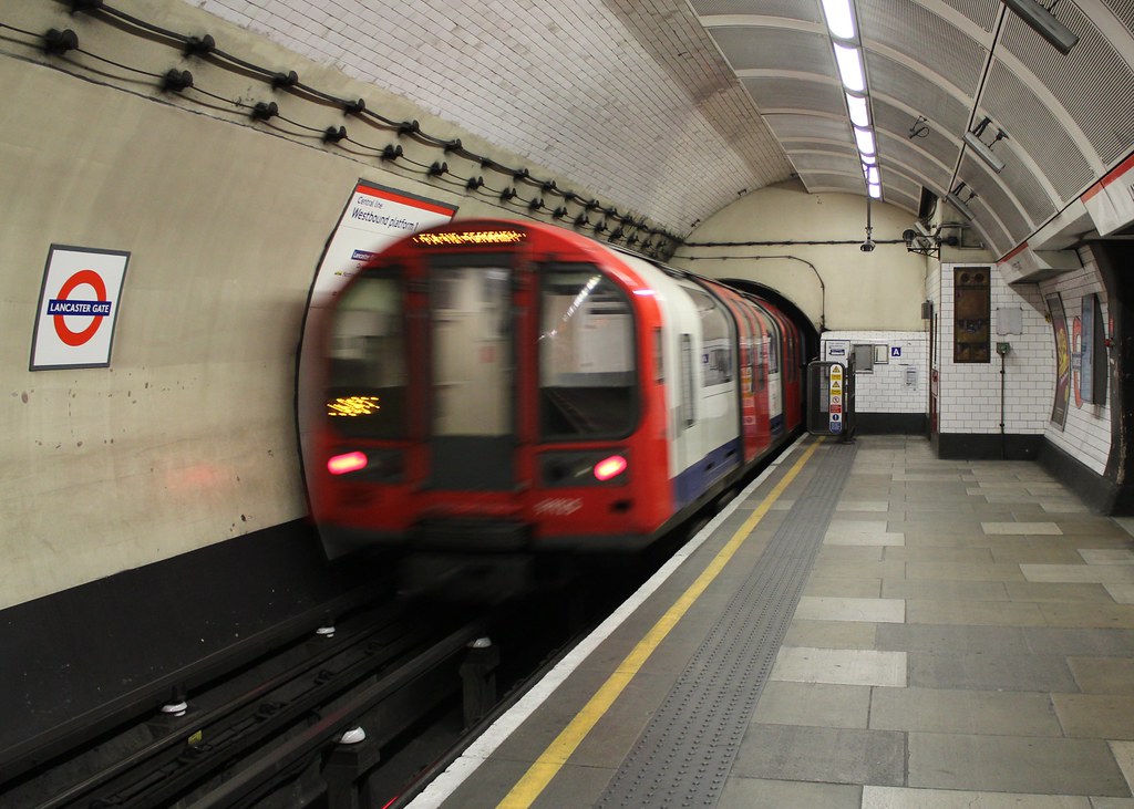 London Underground 1992 Stock Deep Level Tube Train 91143 | Flickr