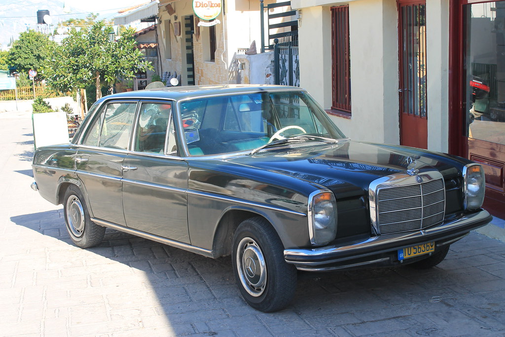 Image of 1968-73 Mercedes Benz W115 200