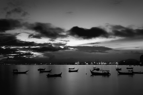longexposure morning sea sky seascape water skyline clouds sunrise boats dawn mono blackwhite earlymorning malaysia fishingboats cityskyline manfrotto 马来西亚 槟城 canon5dii