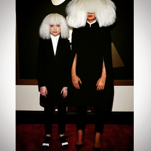 #grammys2015 #sia #maddieziegler #wig #black #white #trend #style #styleblog #redcarpet #fashion | by zhay.style