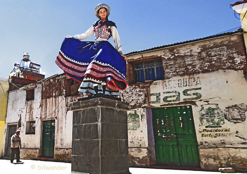 peru arequipa chivay cabana woman effigy ρeru solo travel bilwander