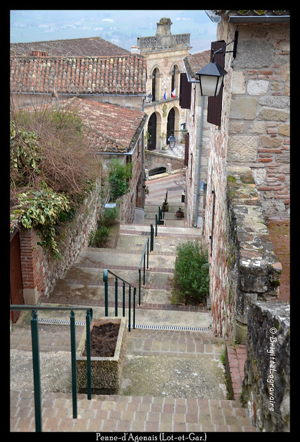 Les escaliers de Penne-d'Agenais -1