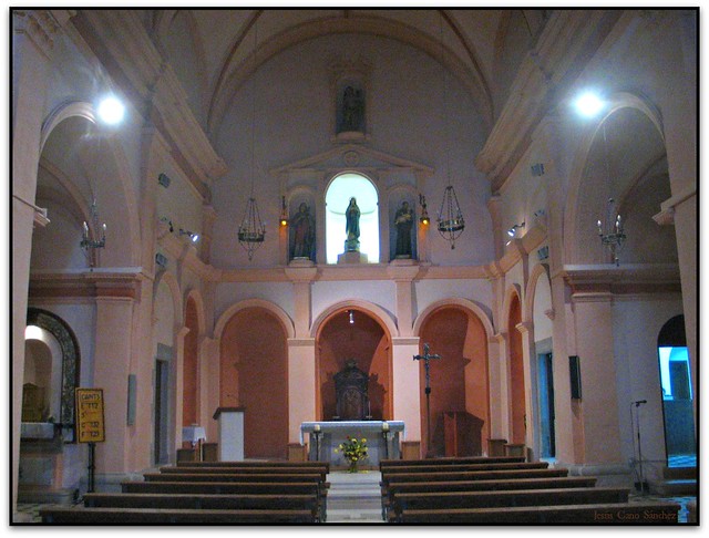 Interior, Església de Sant Vicenç, Riells del Fai (el Vallès Oriental, Catalunya)