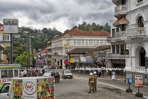 street houses asia view traffic police srilanka kandy