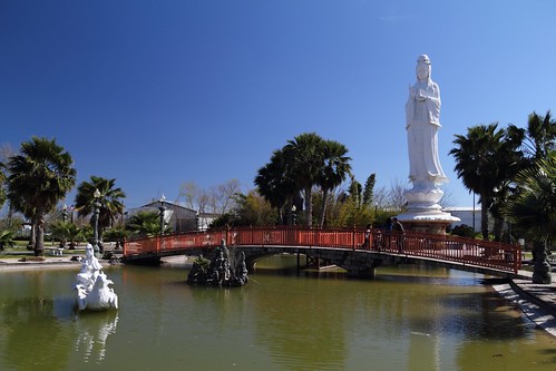usa water statue geotagged temple pond texas unitedstates houston buddhisttemple quanam religoussite townwest vietnamesebuddhistcenter geo:lat=2967159953 geo:lon=9561736442