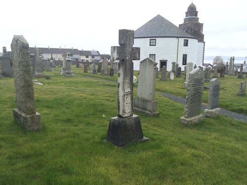 sky grass outdoors islands scotland churches graves islay churchyard bowmore kilarrowparishchurch kilarrow bowmoreroundchurch