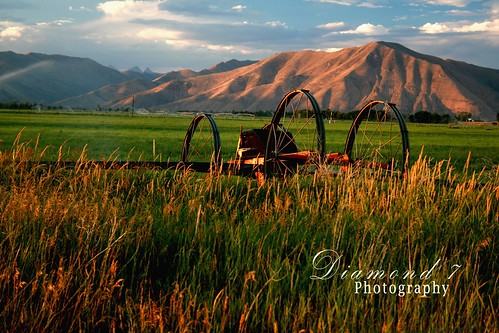 ranch wood mountains grass wheel river weeds triangle farm line idaho valley bellevue irrigation