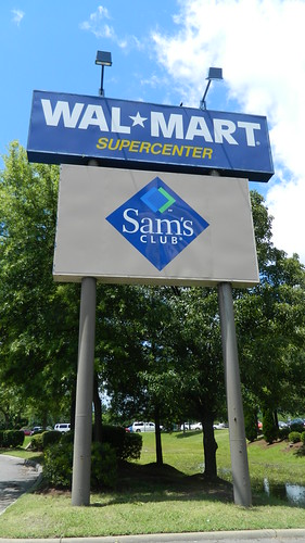 Wal-Mart Plaza sign | by RetailRyan