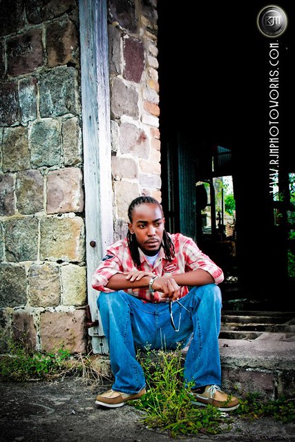 Shakal est l'un des artistes en vogue de l'île de St.Kitts et Nevis / Shakal is one of the St.Kitts & Nevis leading Musical Artist