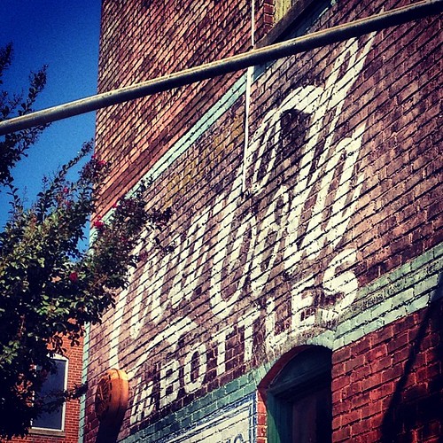 Coca Cola in Bottles - South Pittsburgh TN #latergram #coke #cocacola #coca_cola #ghostsign #ghostsigns #paintedsign #sign #signage #signporn #signgeeks #igsignage #instagramericana #ig_ruralamerica #brick #brickporn #ahhh_brick | by Phiredog