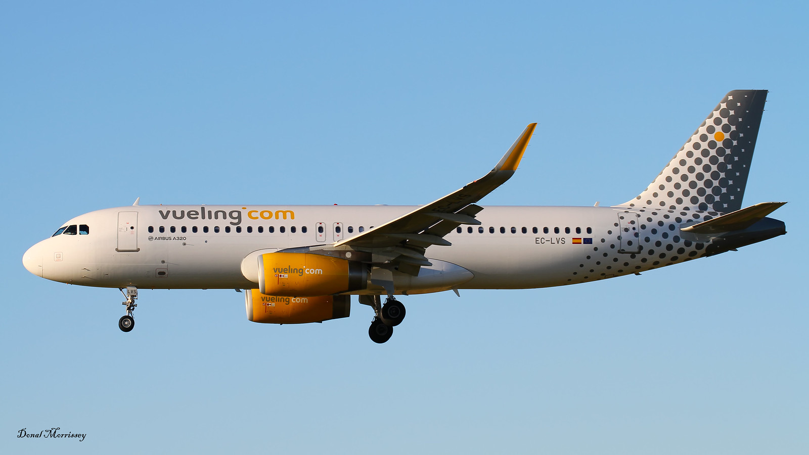 Vueling A320-200 with Sharklets EC-LVS | Vueling A320-232 Re… | Flickr