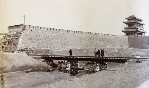 八国联军为了用铁路运输军用物资切开北京城墙 1900 Peking Temporary Military Railway