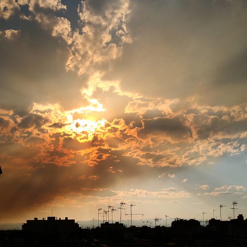El humo nos recuerda que el fuego sigue ahí 😡😦 by PaoPerezV, instagramapp square squareformat iphoneography uploaded:by=instagram