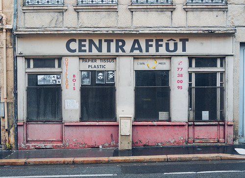 commerce abandon (25) | by Lyon2024
