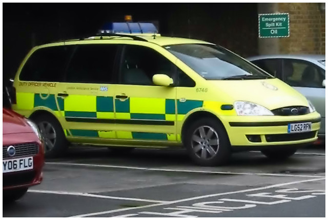 London Ambulance Service, 2002 Ford Galaxy Duty Officer Vehicle