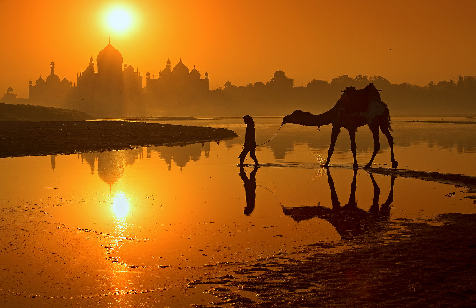 Восток человек и природа. Красивые пейзажи Востока. Индия закат. Восточный пейзаж. Восточные красоты природы.
