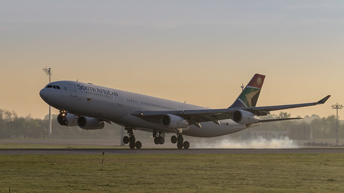 sunrise munich münchen airport african south landing airbus airways flughafen saa landung a340300 zssxs