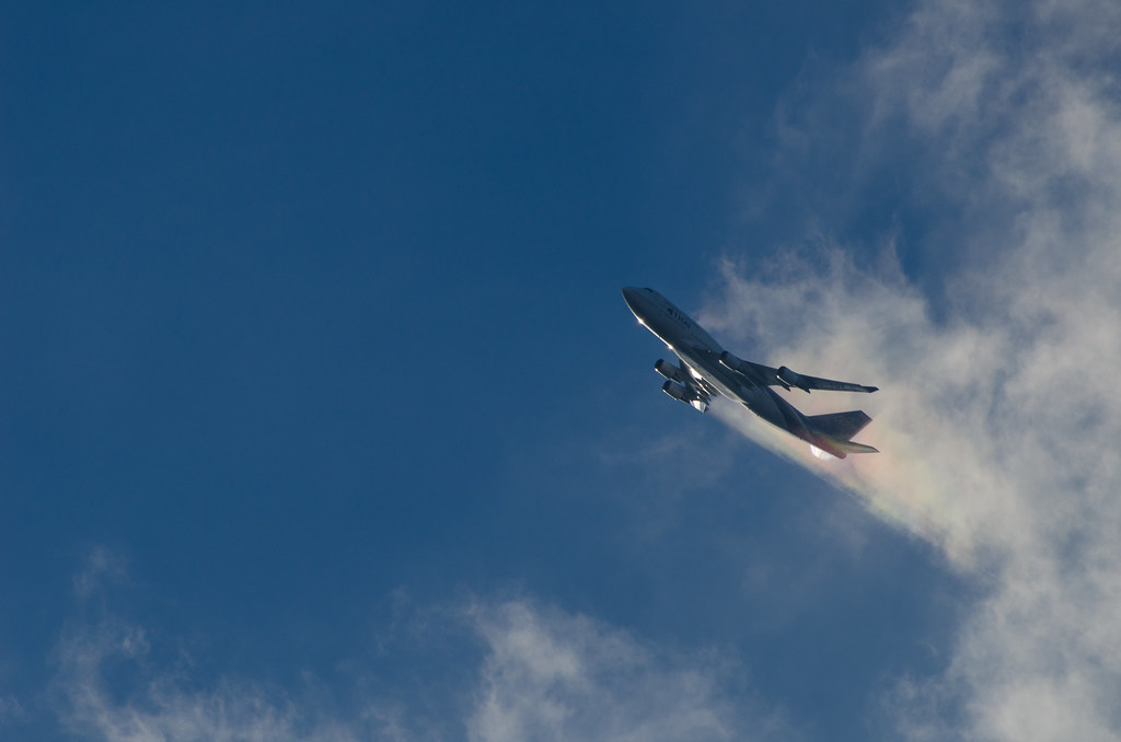 Jet trailing iridescent clouds 10 Aug 2013 | Sculptor Lil | Flickr