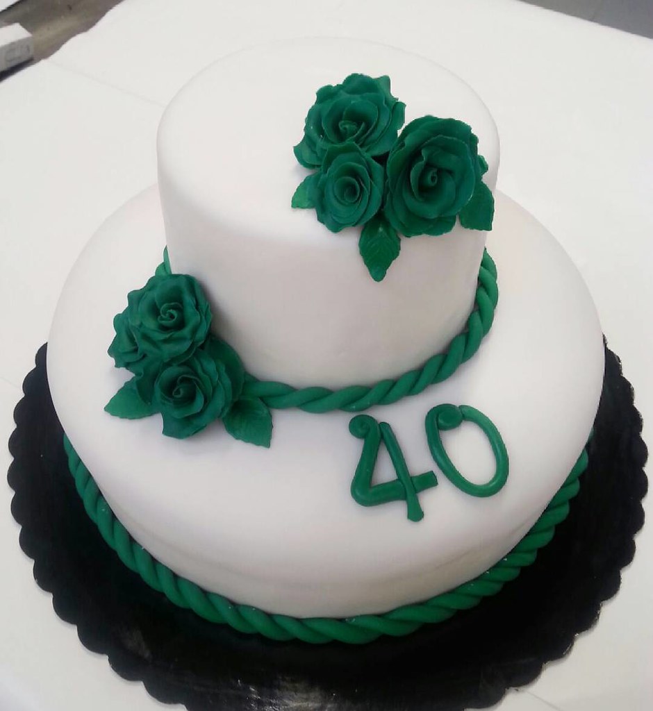 Torta per i 40 anni! 💚 #cake#torte#torta#pastadizucchero#…