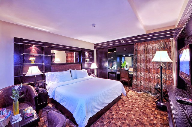 Suite Room with all amenities to satisfy the most demanding Traveler @ Seteen Palace Hotel.