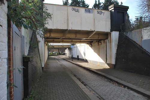 SW11 passage from Latchmere Road to Cabul Road | by Lainey2012