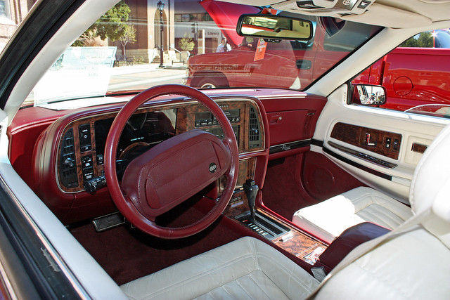 1992 Buick Riviera Coupe (2 of 6)