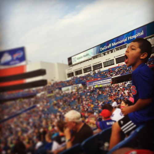 Kids Day 🏈 #buffalobills #family #billsmafia #gameday #kidsofinstagram | by blbuczek