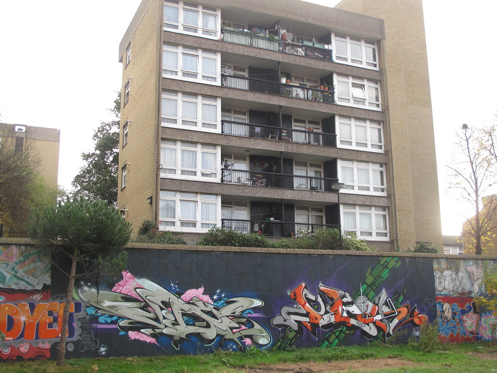 Vibes + Dazer graffiti, Trellick Tower
