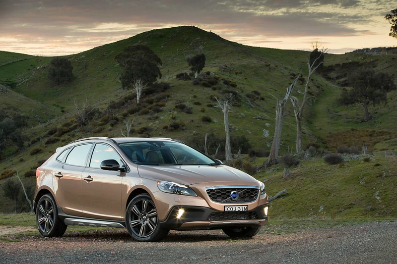 2013 Volvo V40 Cross Country - first Drive