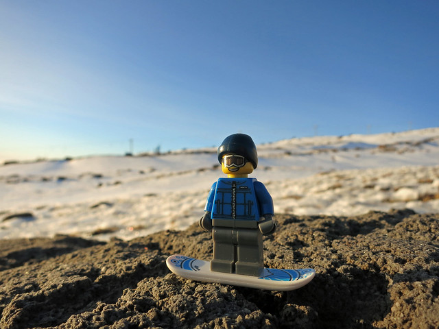 LEGO Collectible Minifigures Series 5 : Snowboarder Guy