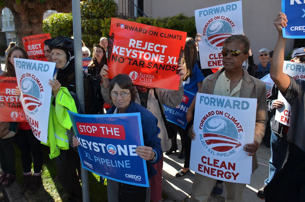 Keystone XL pipeline protest near fundraiser attended by V… | Flickr