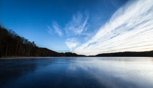 14mm cloud ice järvi jää kameraseura lake landscape lens national nature nuuksio park photowalk pilvi pitkäjärvi prime reflection sky taivas talvi winter espoo