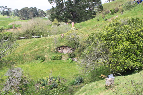 newzealand spring october hobbiton matamata theshire 2013 canoneos500d hobbitonmoviesetandfarmtours october2013