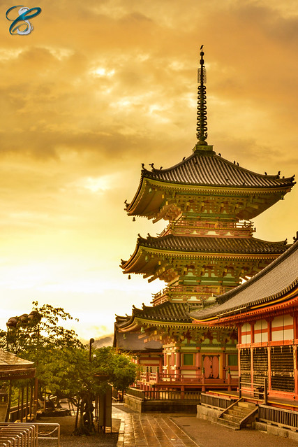 The Golden Hour of Kiyomizu-dera