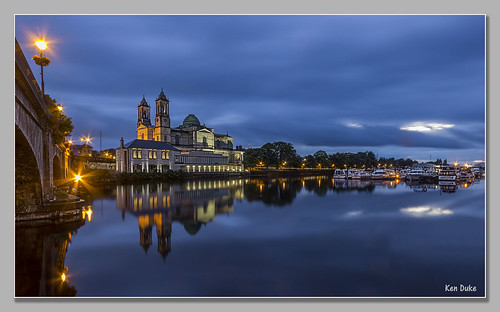 ireland reflection water outdoor serene bluehour athlone bluelight rivershannon sigma1020 countywestmeath canon60d