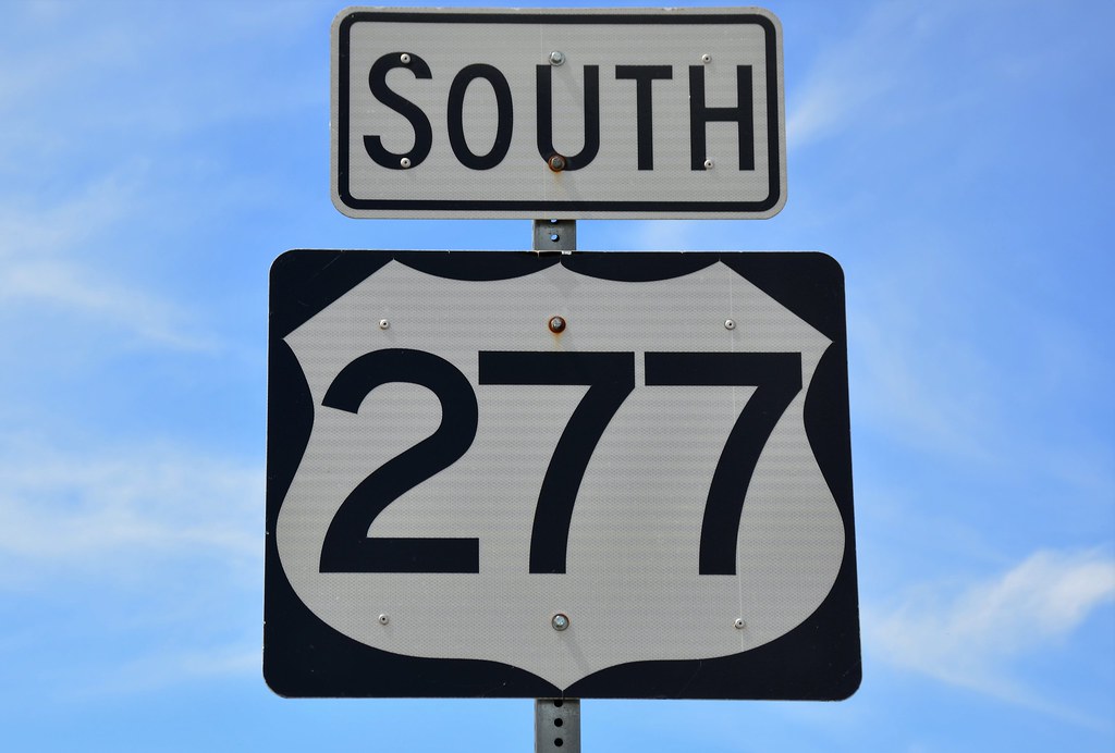 Sign 277 v) US 277 | Oklahoma, Elgin | Earl C. Leatherberry | Flickr