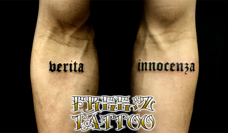 文字のタトゥー Script Lettering Tattoo 両腕の同じ位置に違う単語を彫った文字のタトゥー作品画 Flickr