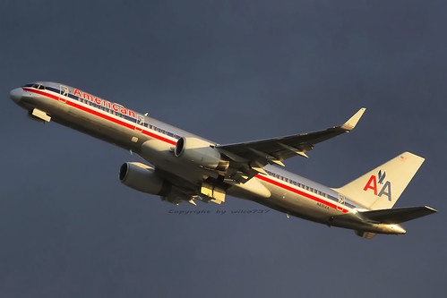 American Airlines Boeing 757-200 departing LAX (N691AA)