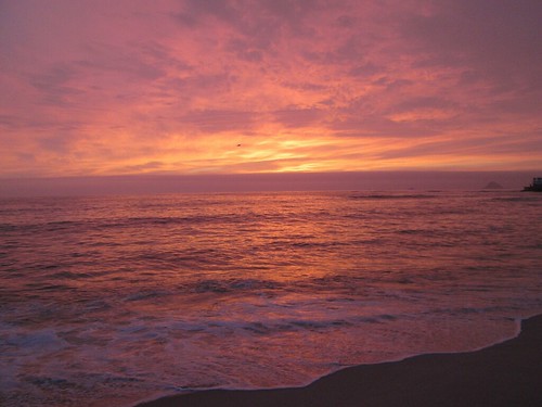 playa beach orilla mar nubes clouds reddish red silencio lima peru pacific sea sunset sol ocaso sun southamerica latinoamerica beaches sky cielo atardecer