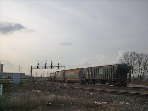 Westbound BNSF Railway unit grain train passing through Ha… | Flickr