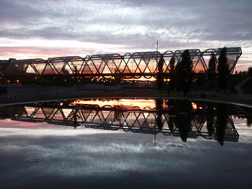 madrid sunset water reflex manzanarespark