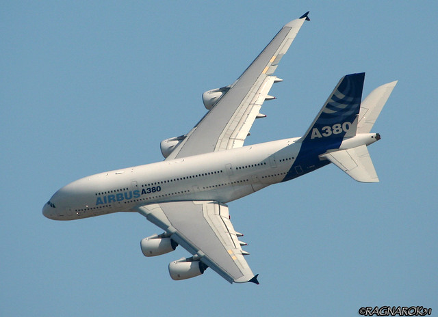 A380-800_Airbus_F-WWOW-001_cn001