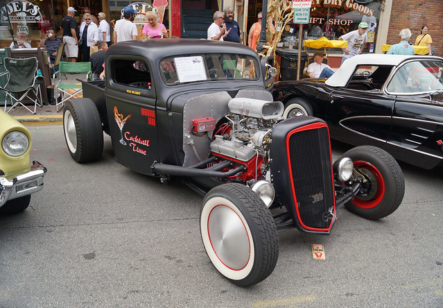 1936 Ford Chopped Pickup Street Rod (2 of 4)