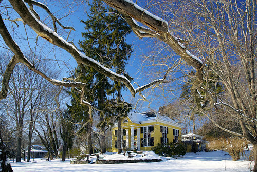 blue winter usa house snow building tree green church yellow architecture catchycolors outside town photo leaf interesting nikon flickr day exterior image shots snowy connecticut country shoreline picture newengland ct places scene christian foliage madison historical scenes route1 gundersen conn congregational firstcongregationalchurch nikoncamera d600 bostonpostroad towngreen nikond600 1stcongregationalchurch connecticutscenes bobgundersen robertgundersen