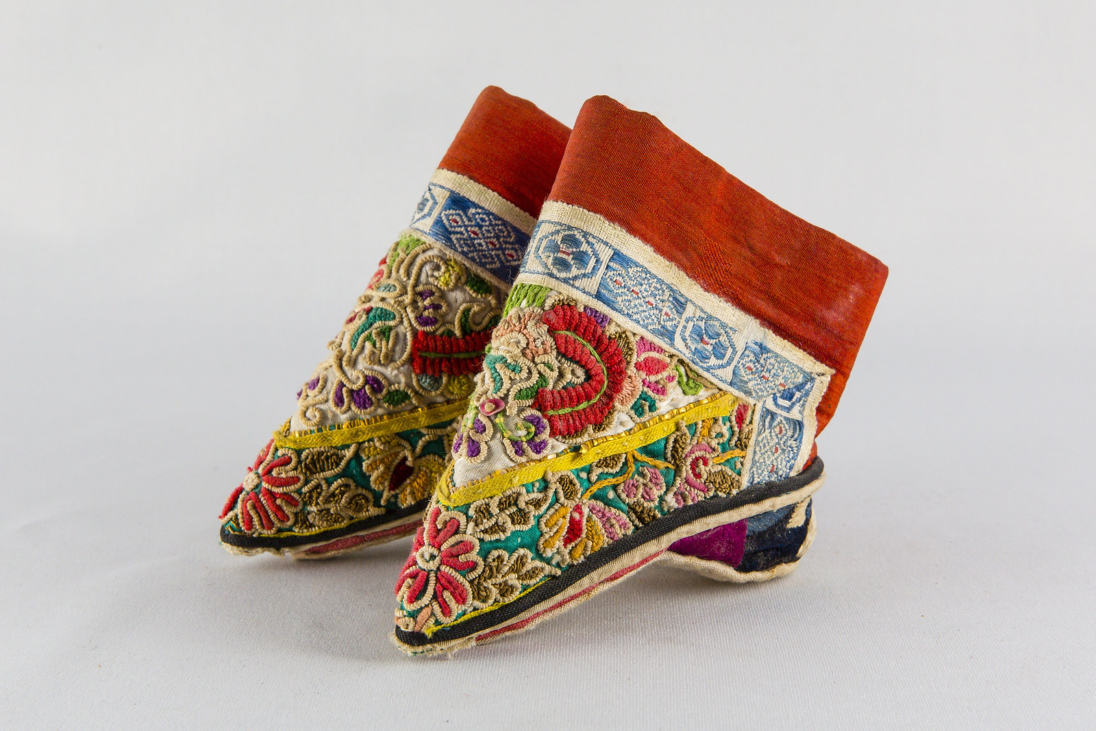 Foot Binding (petits pieds) & Lotus Shoes Chinese Culture … Vietnam 1 ...