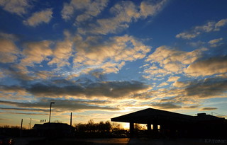 suwanee gas station sunset