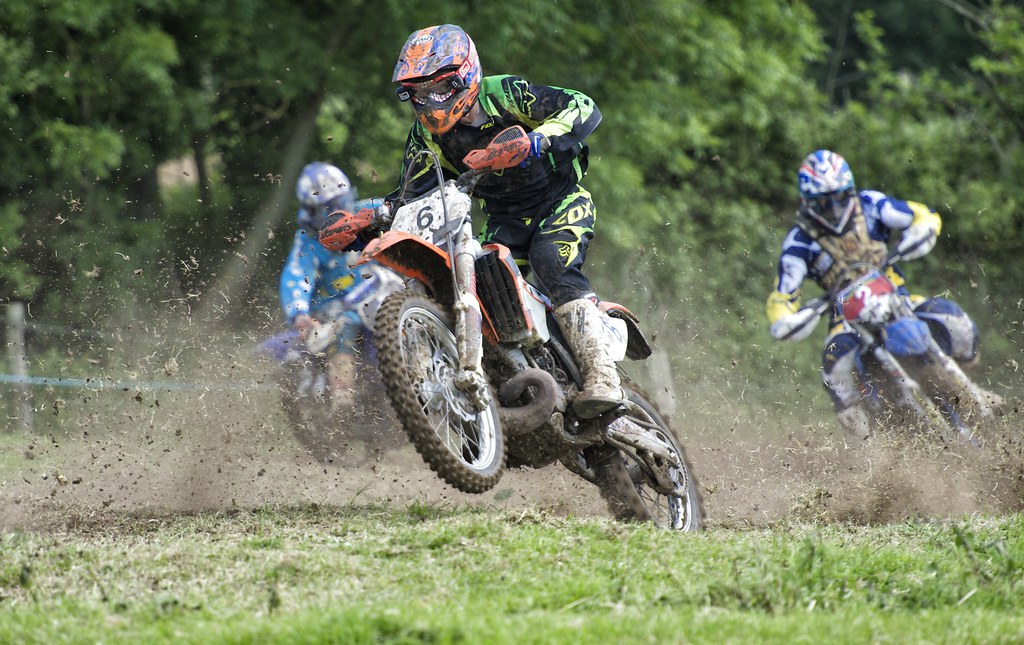 Twist Of The Wrist | Craig Roper powers away from the corner… | Flickr