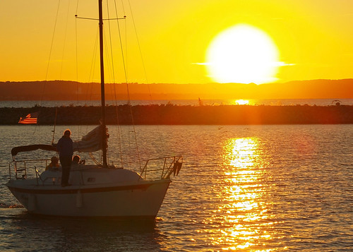 sunset sailboat lakepepin