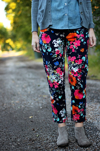 floral-pants-chambray-with-cardigan-6 | by thecreamtomycoffee