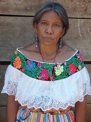 La abuela Rosa, de San Miguel, cerca de Crucero Piñal, camino a Metzabok, Chiapas, Mexico